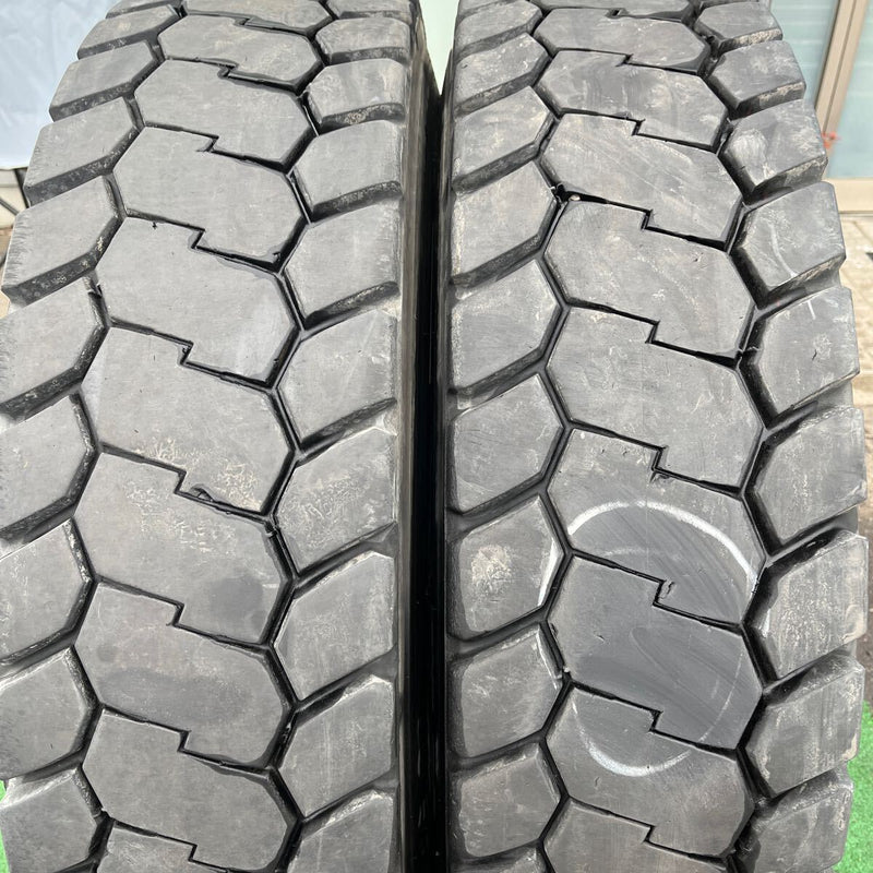 11R22.5 16PR BRIDGESTONE, L370 ゲタ山激安美品　2本セット：27000円