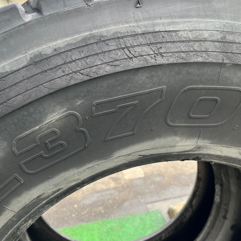 11R22.5 16PR BRIDGESTONE, L370 ゲタ山激安美品　2本セット：27000円