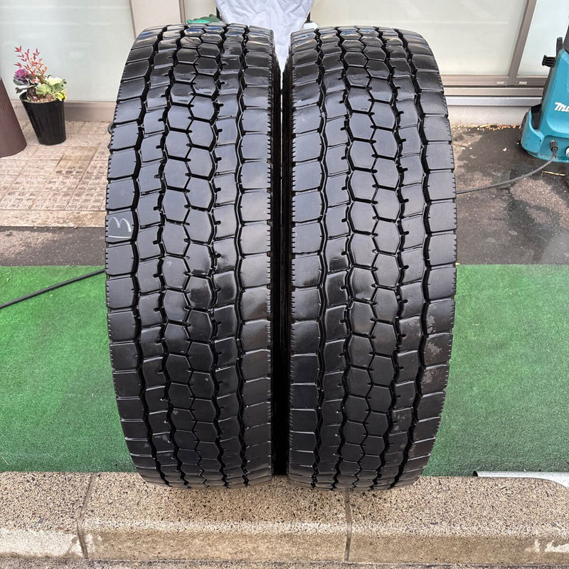 295/80R22.5 BRIDGESTONE M888 地山　中古ミックスタイヤ　2本セット：44000円