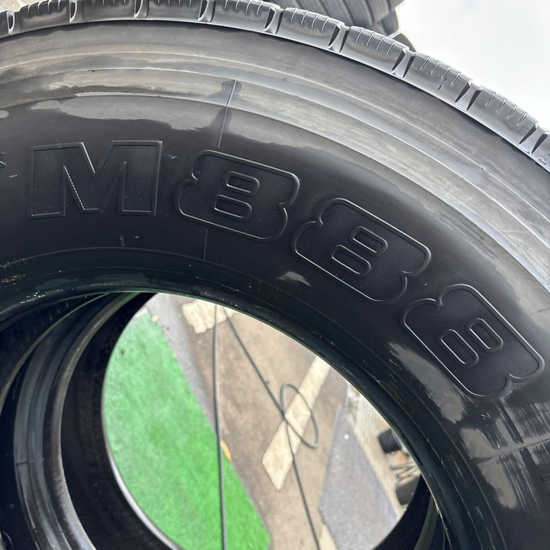 295/80R22.5 BRIDGESTONE M888 地山　中古ミックスタイヤ　2本セット：44000円