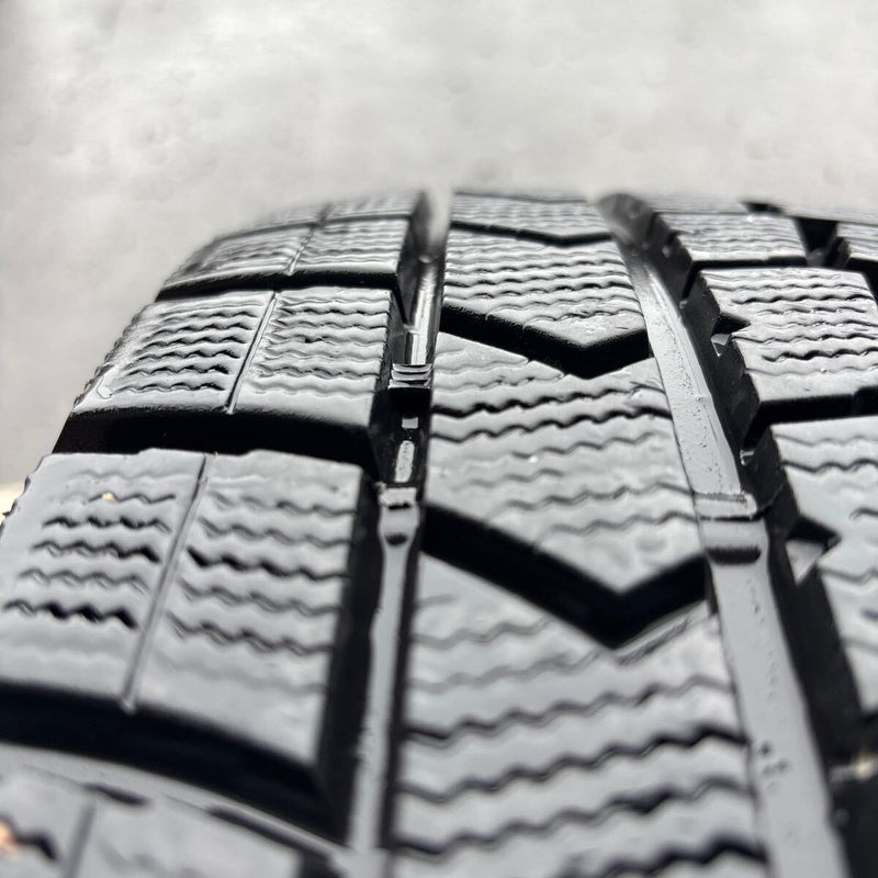 ダンロップ 215/50R17 WM02 中古冬タイヤ 1本:5000円