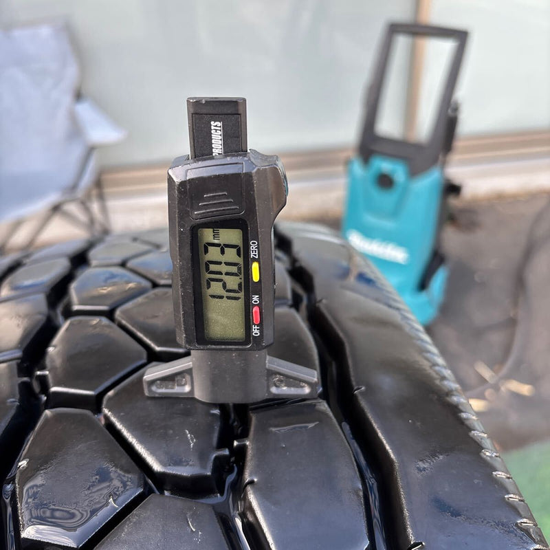 295/80R22.5 153/150J BRIDGESTONE M801 中古地山　１本:20000円