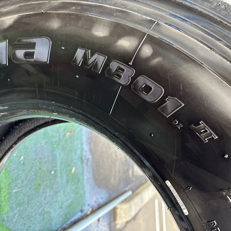 295/80R22.5 153/150J BRIDGESTONE M801 中古地山　１本:20000円