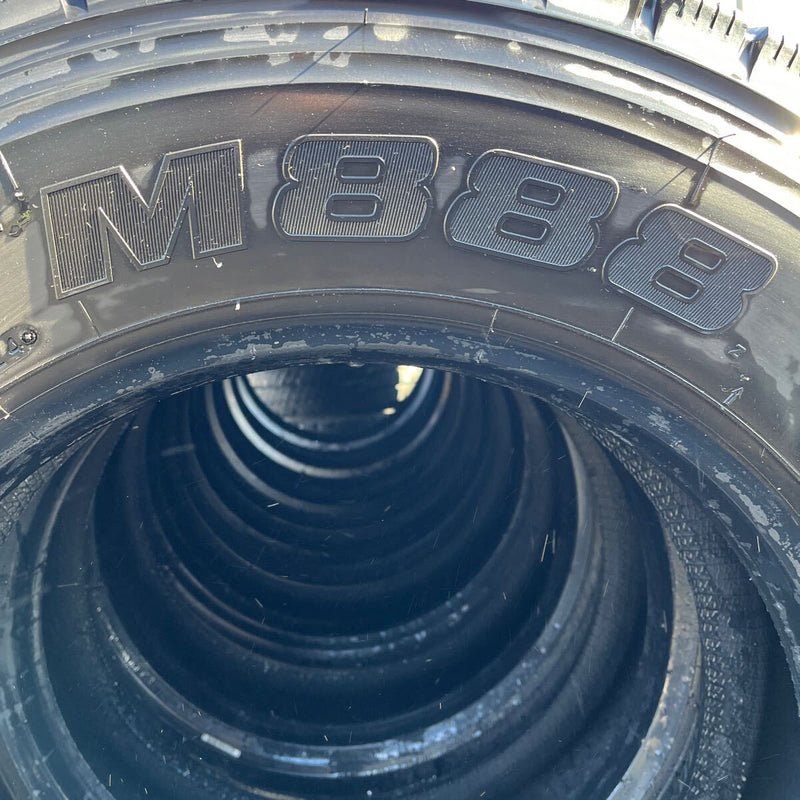 245/70R19.5 BRIDGESTONE, M888 バリ溝イボ付　2024年製 激安美品　8本セット：199800円