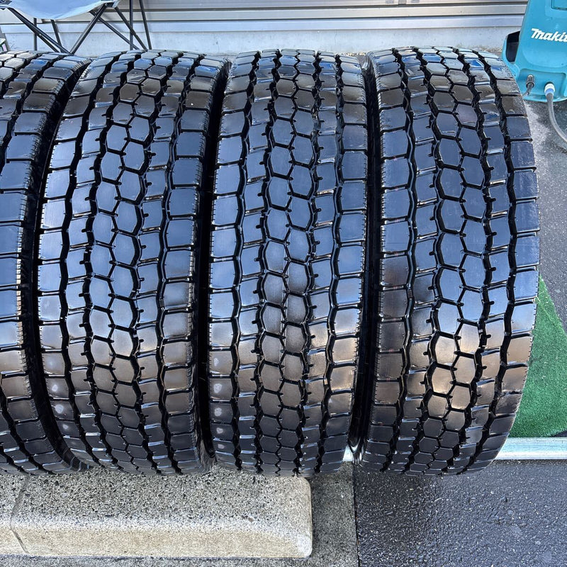 245/70R19.5 BRIDGESTONE M888 2023年UP 中古ミックスタイヤ　8本セット：199000円