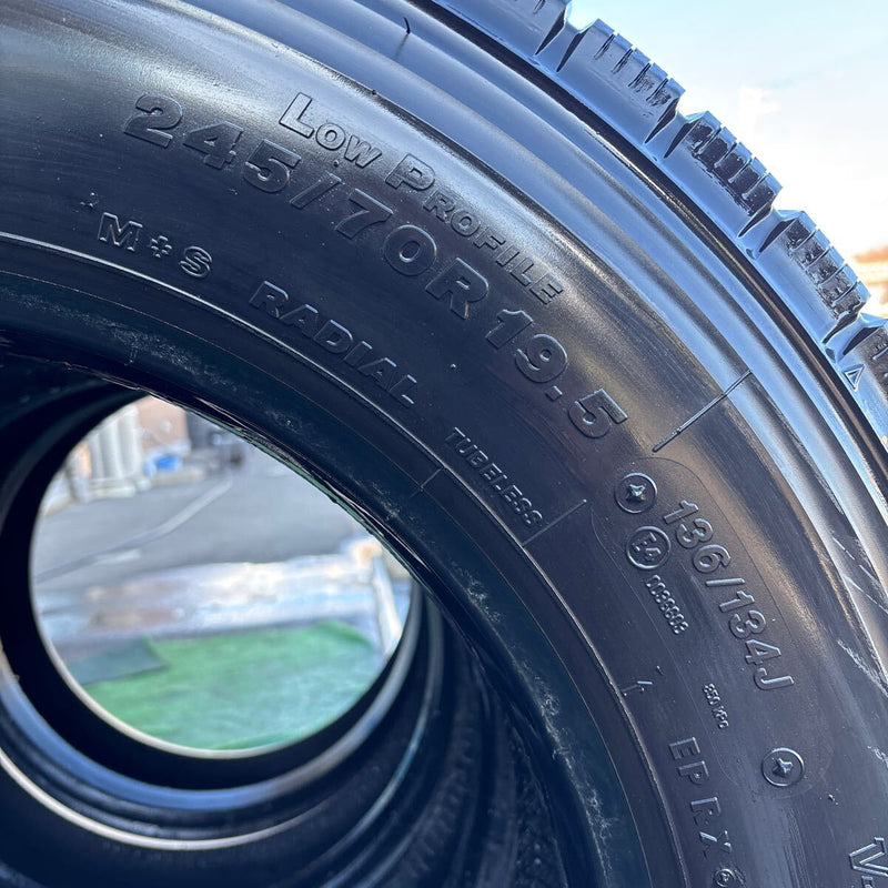 245/70R19.5 BRIDGESTONE M888 中古地山　ミックス　4本セット：96000円