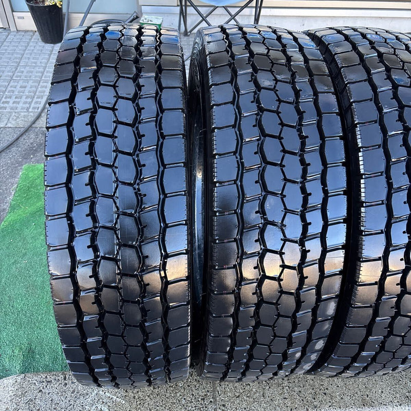 245/70R19.5 BRIDGESTONE M888 2024年製 中古地山　ミックス　4本セット：97000円