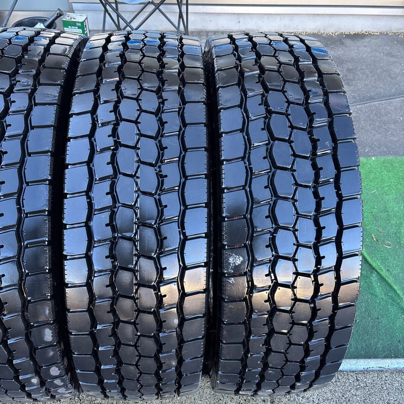 245/70R19.5 BRIDGESTONE M888 2024年製 中古地山　ミックス　4本セット：97000円