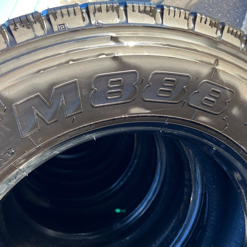 245／70R19.5 BRIDGESTONE, M888 バリ山2023年製 激安美品　8本セット：207000円