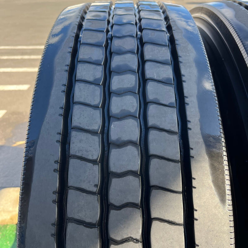 295/80R22.5 DUNLOP, SP122 激安美品　2本セット：38000円