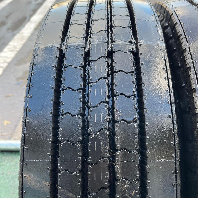 225/60R17.5 再生タテ溝　激安美品　6本セット：27000円