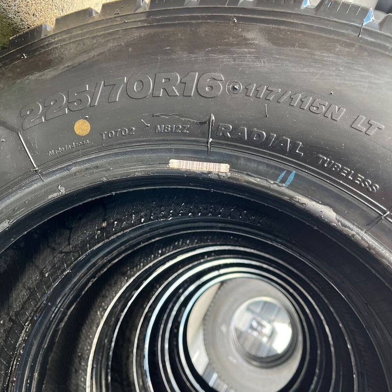 225/70R16 BRIDGESTONE, M812 中古ミックス　激安美品　6本セット：28000円