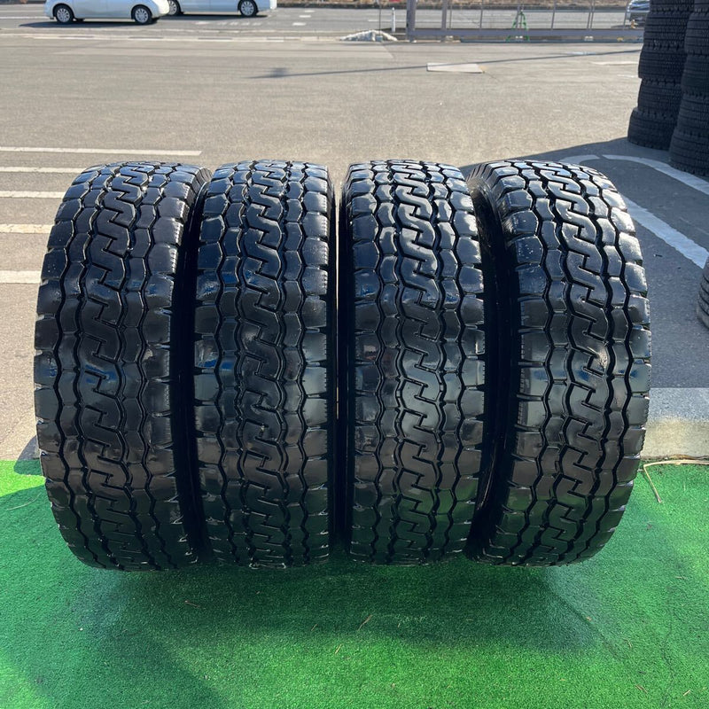 225/70R16 BRIDGESTONE, M812 ミックスタイヤ　激安美品　　4本セット：23000円