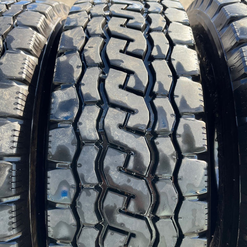 225/70R16 BRIDGESTONE, M812 ミックスタイヤ　激安美品　　4本セット：23000円