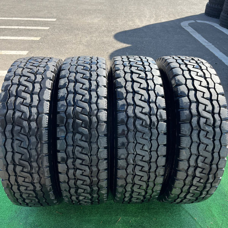 225/70R16 BRIDGESTONE, M812 ミックスタイヤ　激安美品　　4本セット：23000円