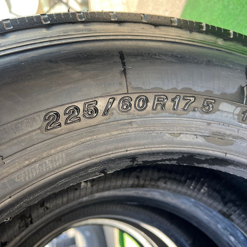 225/60R17.5 再生タテ溝　バリ溝　激安美品　4本セット：17000円