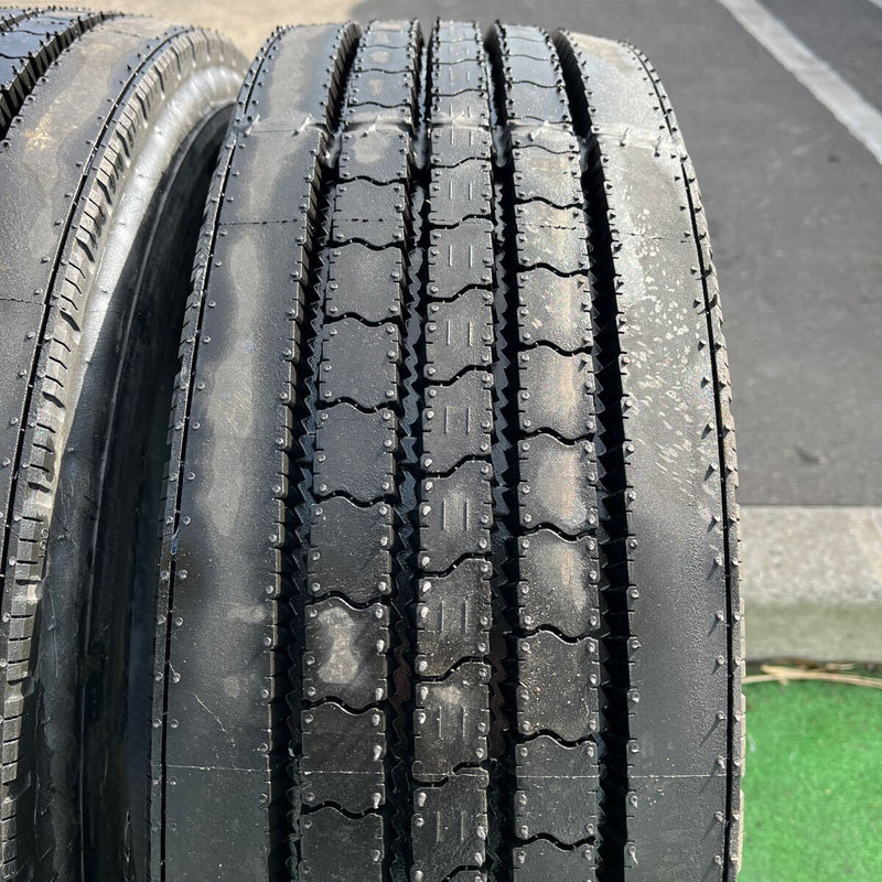 225/60R17.5 再生タテ溝　バリ溝　激安美品　4本セット：17000円