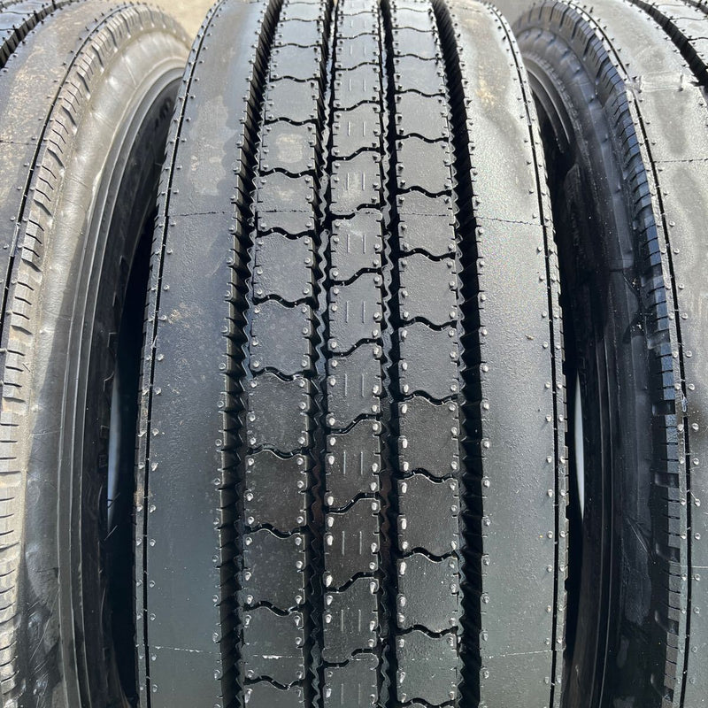 225/60R17.5 再生タテ溝　バリ溝　激安美品　4本セット：17000円