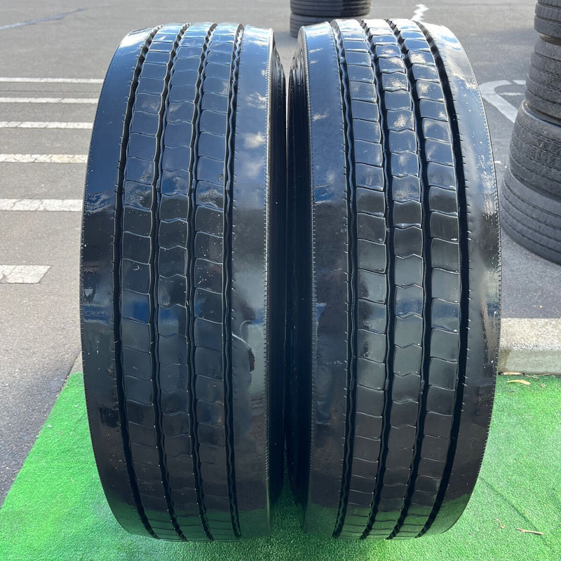 295/80R22.5 DUNLOP, SP122 タテ溝　激安美品　2本セット：38000円