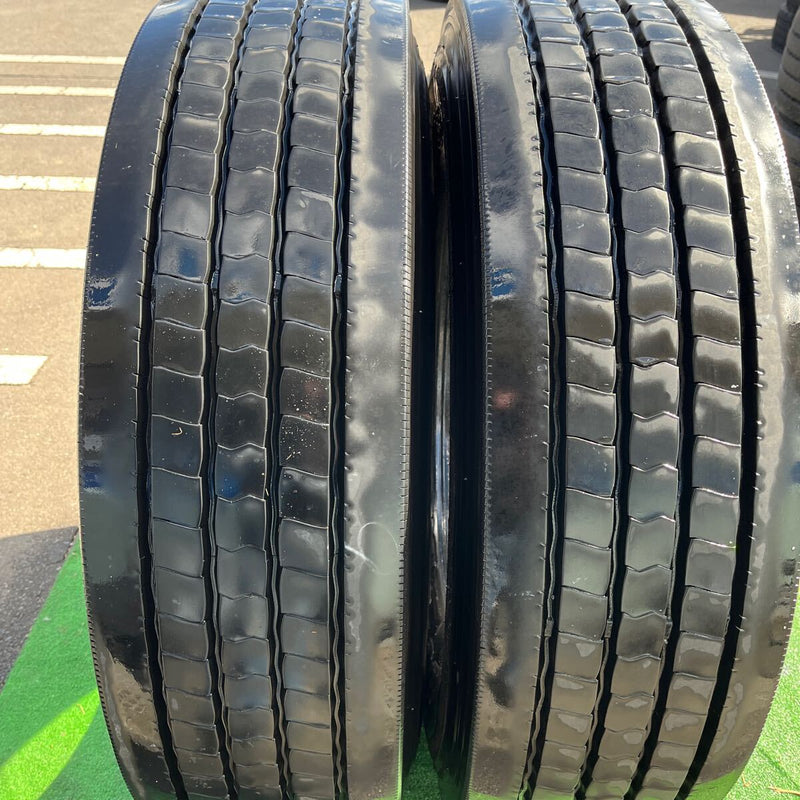 295/80R22.5 DUNLOP, SP122 タテ溝　激安美品　2本セット：38000円