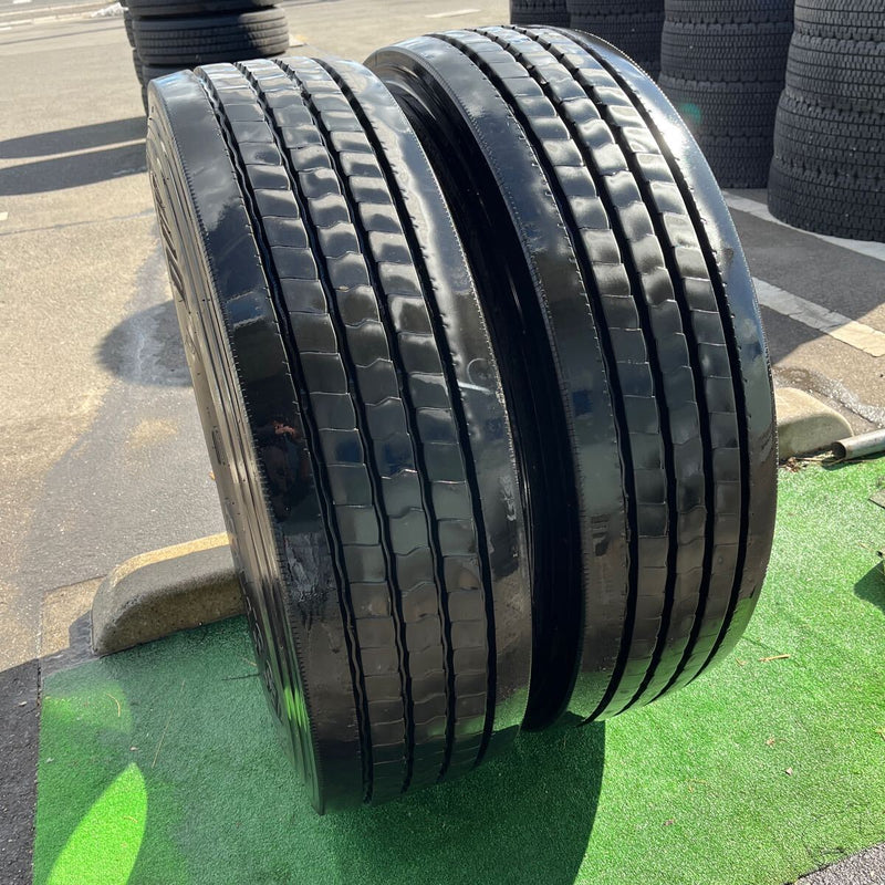 295/80R22.5 153/150J DUNLOP, SP122 タテ溝　激安美品　2本セット：39000円