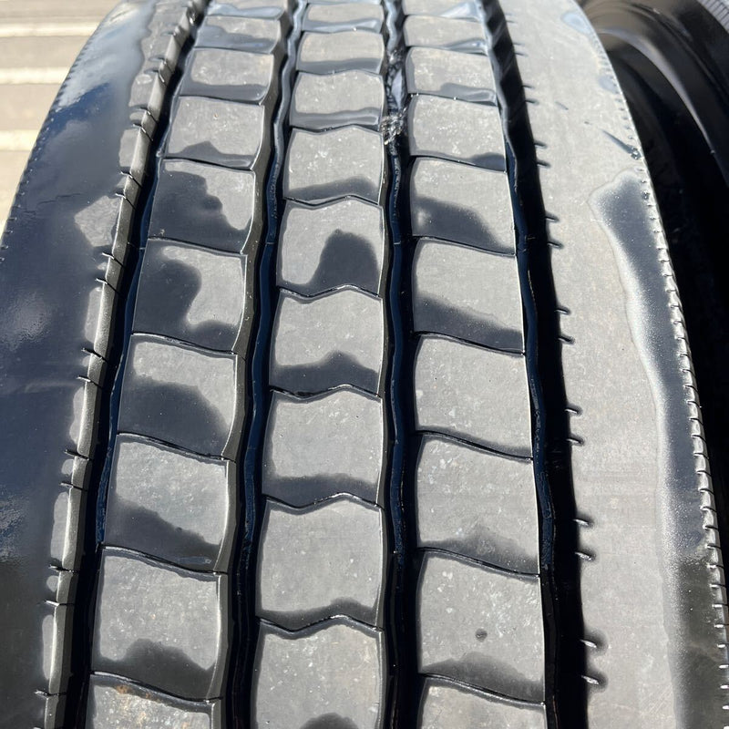 295/80R22.5 153/150J DUNLOP, SP122 タテ溝　激安美品　2本セット：39000円