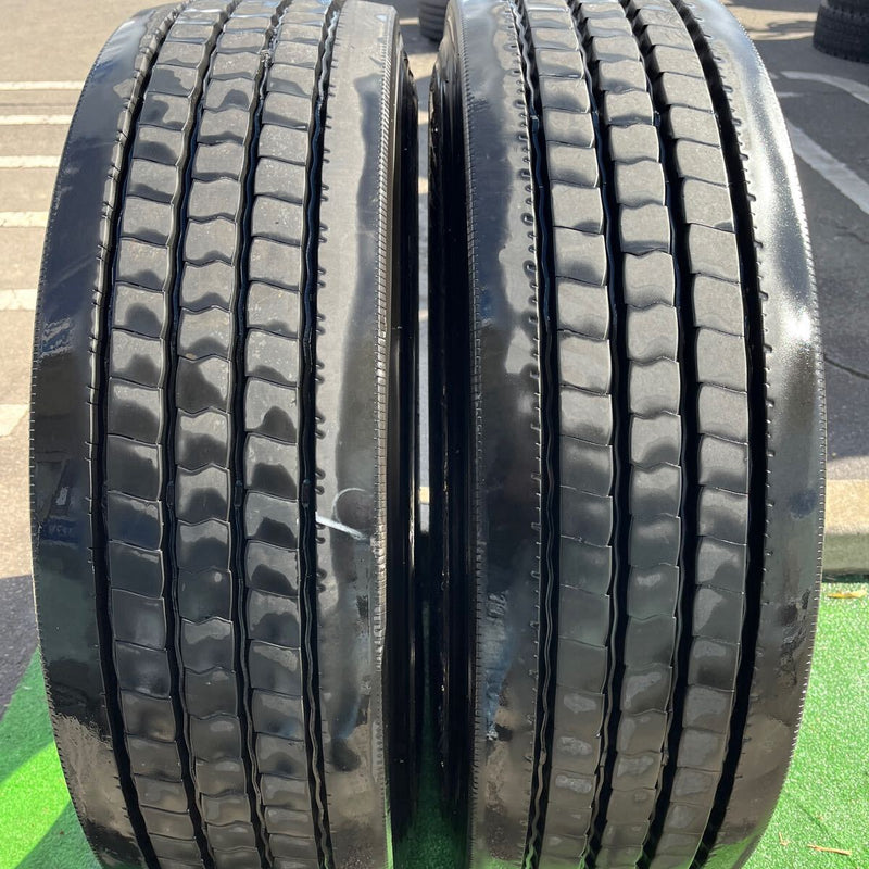 295/80R22.5 153/150J DUNLOP, SP122 タテ溝　激安美品　2本セット：39000円