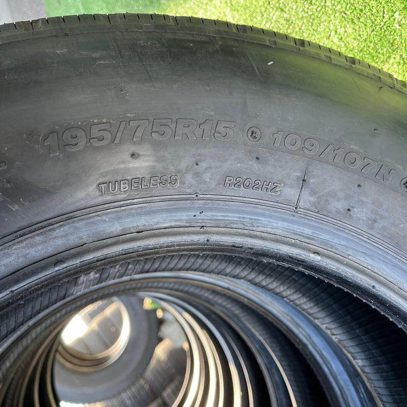 195/75R15 BRIDGESTONE, R202 激安美品　6本セット：42000円