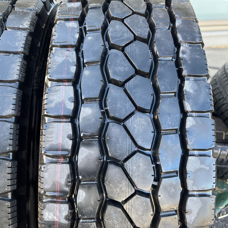 245/70R19.5 BRIDGESTONE, ほぼ新品　M801 バリ溝ミックス　2024年製 激安美品　8本セット：198000円