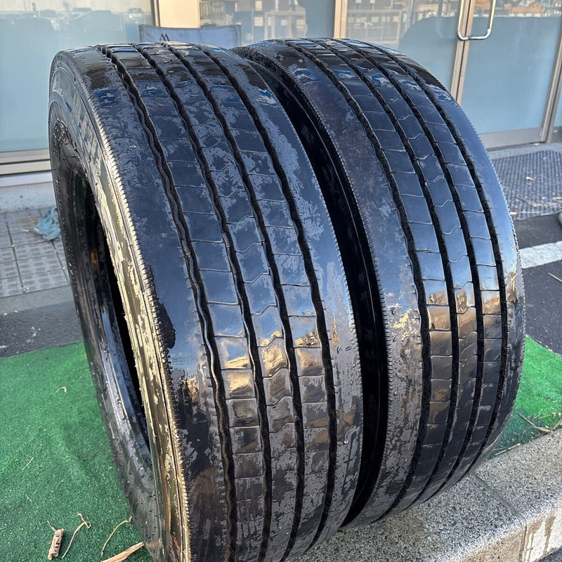 265/70R19.5 DUNLOP SP122 中古　たて溝　年式古め2本セット:20000円