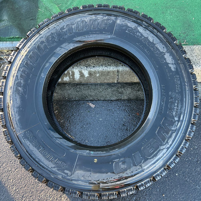 225/80R17.5 BRIDGESTONE W910 中古スタッドレス　年式古め1本:11000円