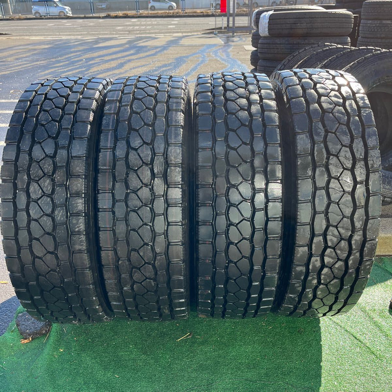 245/70R19.5 BRIDGESTONE, ミックスタイヤ　美品　4本セット：89000円