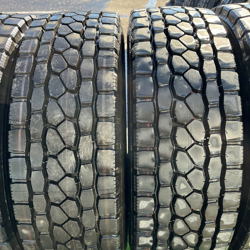 245/70R19.5 BRIDGESTONE, ミックスタイヤ　美品　4本セット：89000円