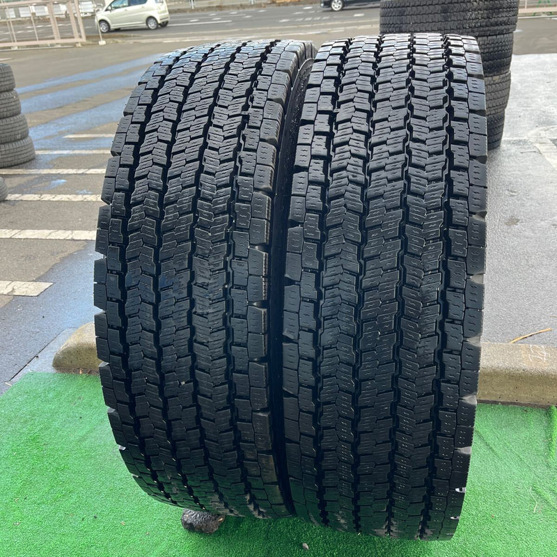 295/80R22.5 YOKOHAMA, 905W スタッドレス　激安美品　2本セット：43000円