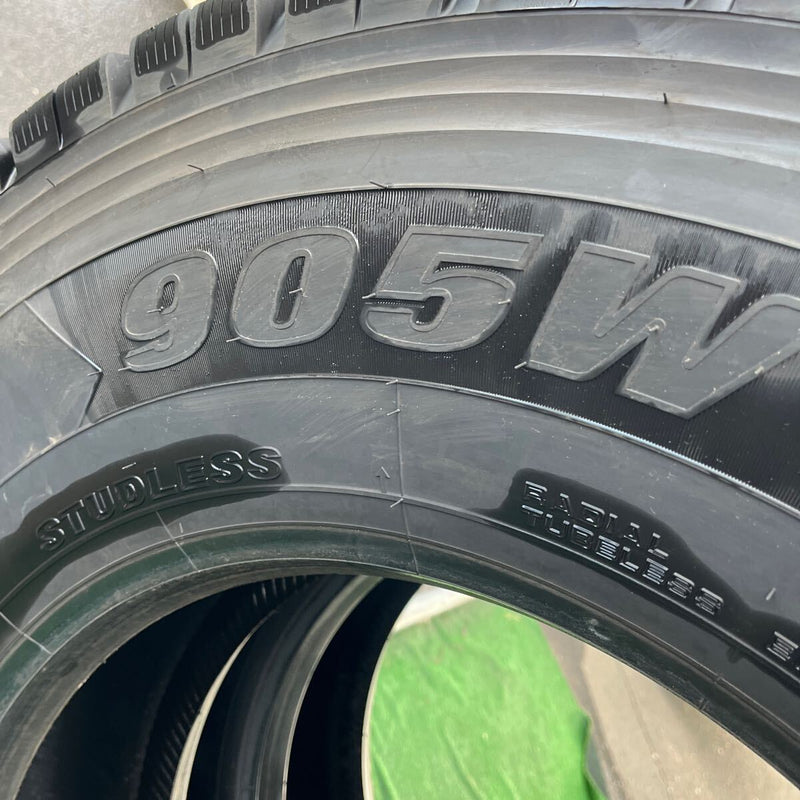 295/80R22.5 YOKOHAMA, 905W スタッドレス　激安美品　2本セット：43000円