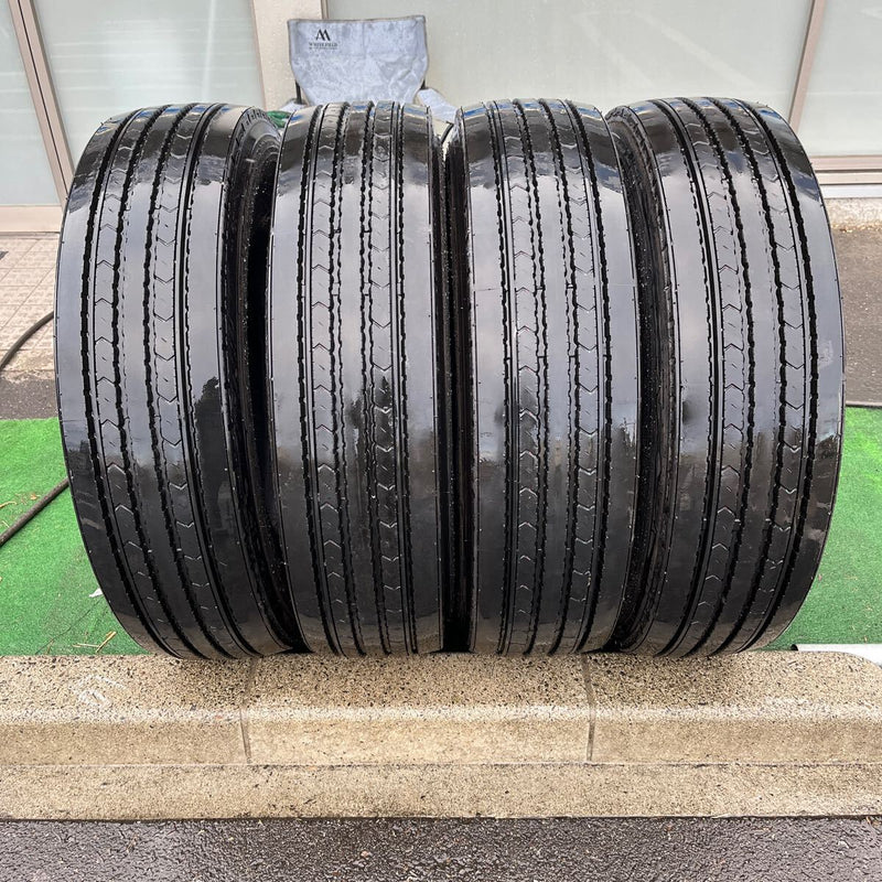 275/80R22.5 DUNLOP SP330 2024年製 地山　たて溝　イボ付　4本セット:96000円