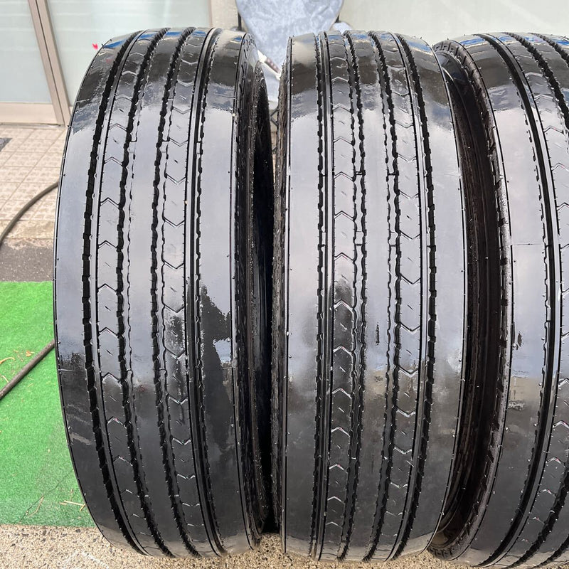 275/80R22.5 DUNLOP SP330 2024年製 地山　たて溝　イボ付　4本セット:96000円