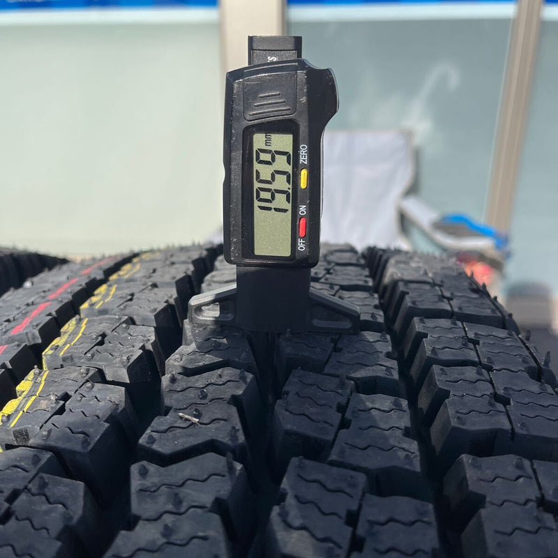 11R22.5 16PR 再生スタッドレス　M919 激安美品　8本セット：175000円