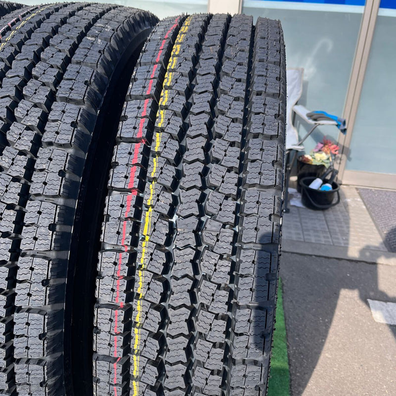 11R22.5 16PR 再生スタッドレス　M919 激安美品　8本セット：175000円
