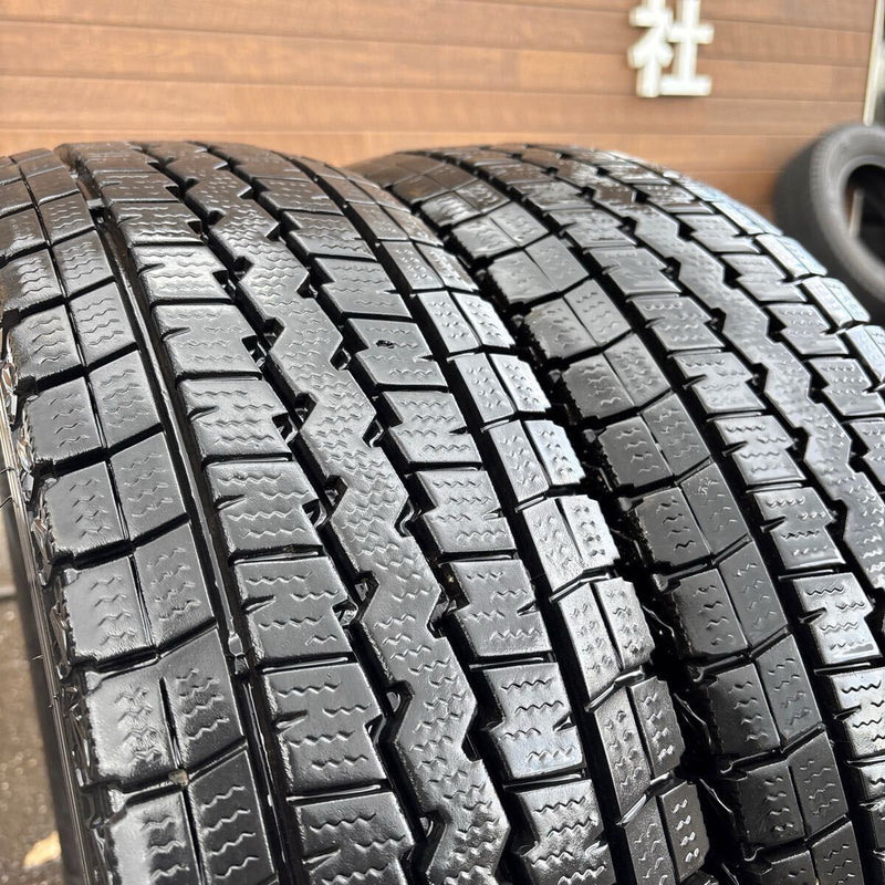 185/80R14 97/95N LT DUNLOP 中古スタッドレスタイヤ2本セット:8500円