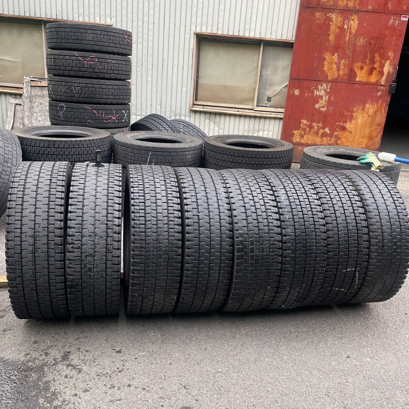 245/70R19.5 中古地山　ダンロップ　激安美品　8本セット：49000円(船岡倉庫(20))