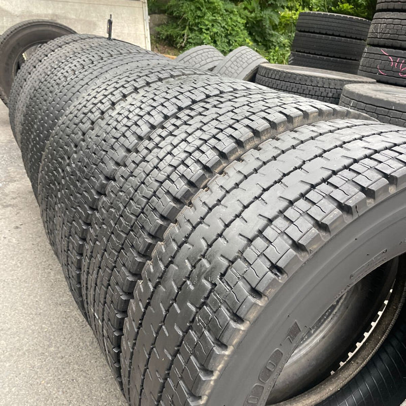 245/70R19.5 中古地山　ダンロップ　激安美品　8本セット：49000円(船岡倉庫(20))