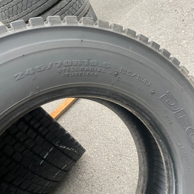 245/70R19.5 中古地山　ダンロップ　激安美品　8本セット：49000円(船岡倉庫(20))