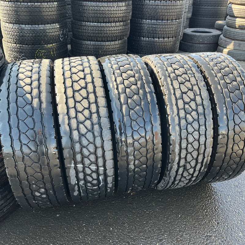 245/70R19.5 BRIDGESTONE, M801 激安美品　4本+1本セット：45000円