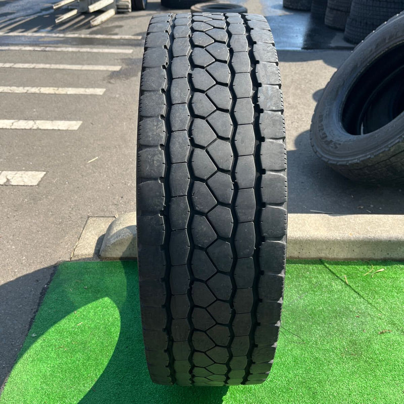 265/70R19.5 BRIDGESTONE, M801 激安美品　1本：12000円