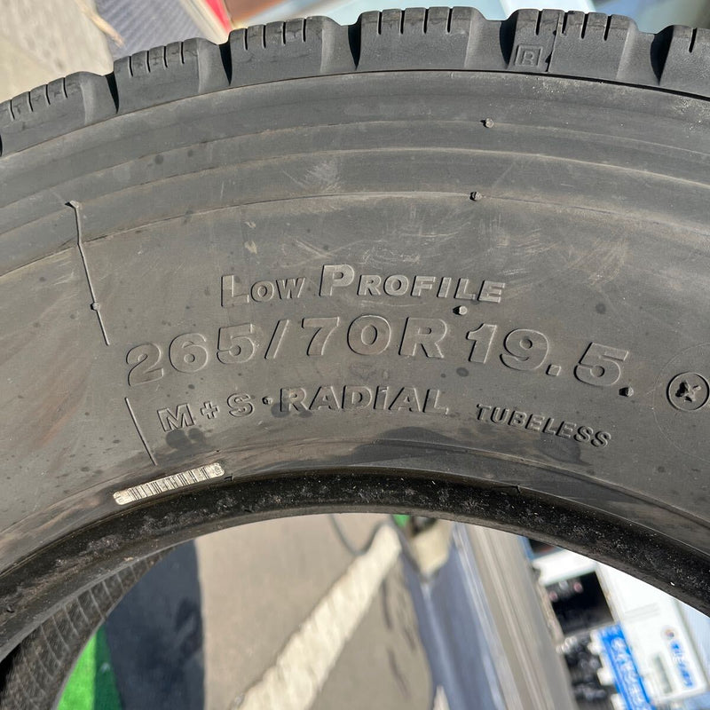 265/70R19.5 BRIDGESTONE, M801 激安美品　1本：12000円