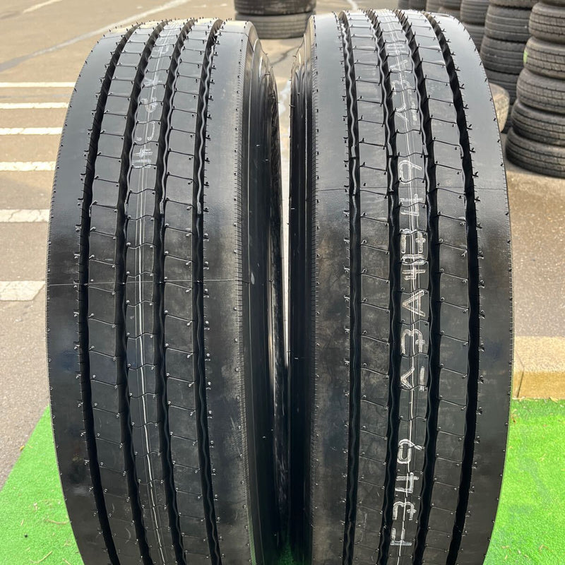 11R22.5 DUNLOP, SP122 リム組のみ　　激安美品　2本セット：52000円