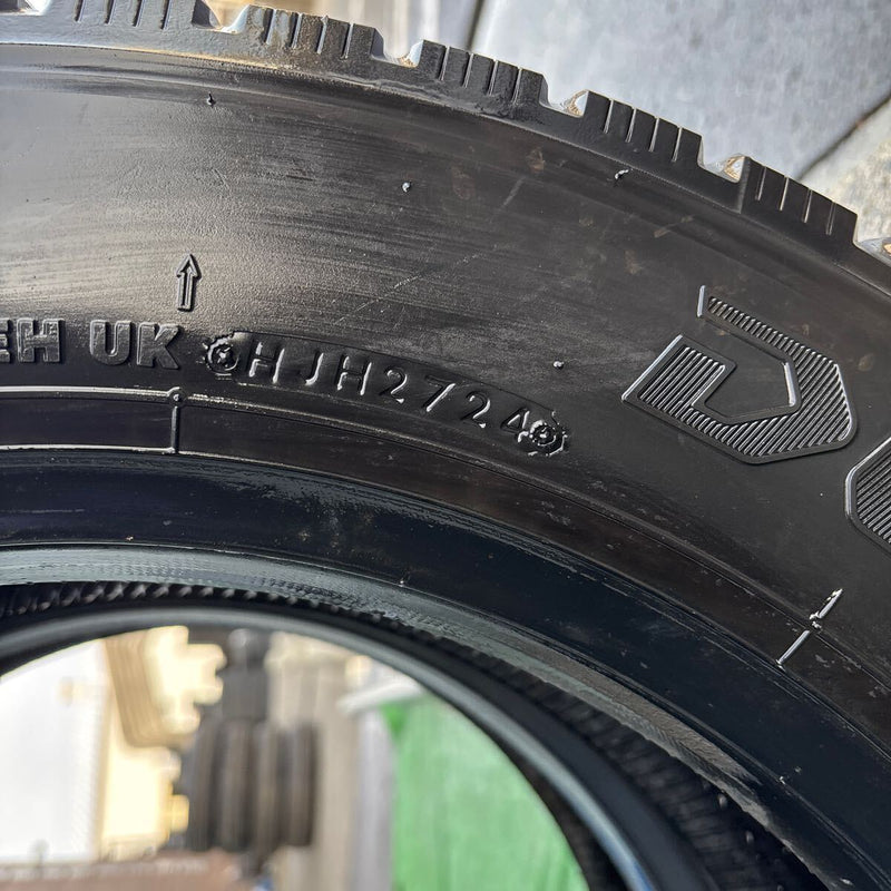 205/60R17.5 BRIDGESTONE M804 2024年製　中古ミックスタイヤ　2本セット:13000円