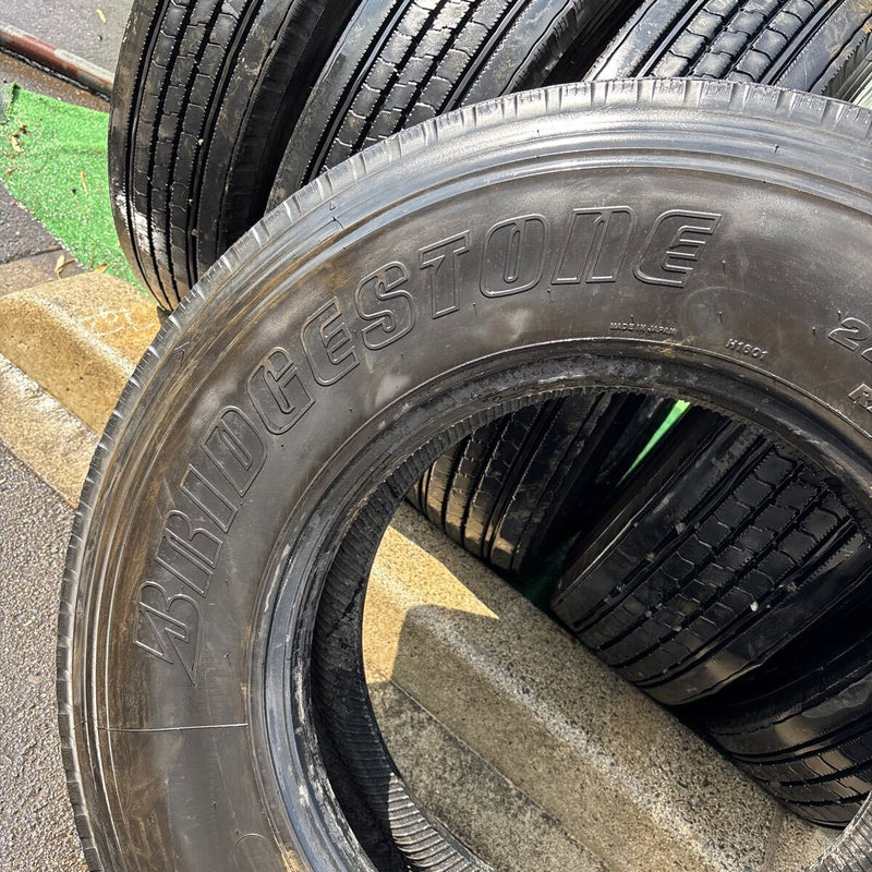 225/90R17.5 ブリヂストン　地山中古　激安美品　6本セット：54000円