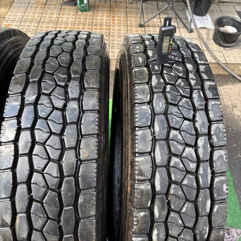 225/90R17.5 ブリヂストン　地山　ミックスタイヤ　4本セット：38000円